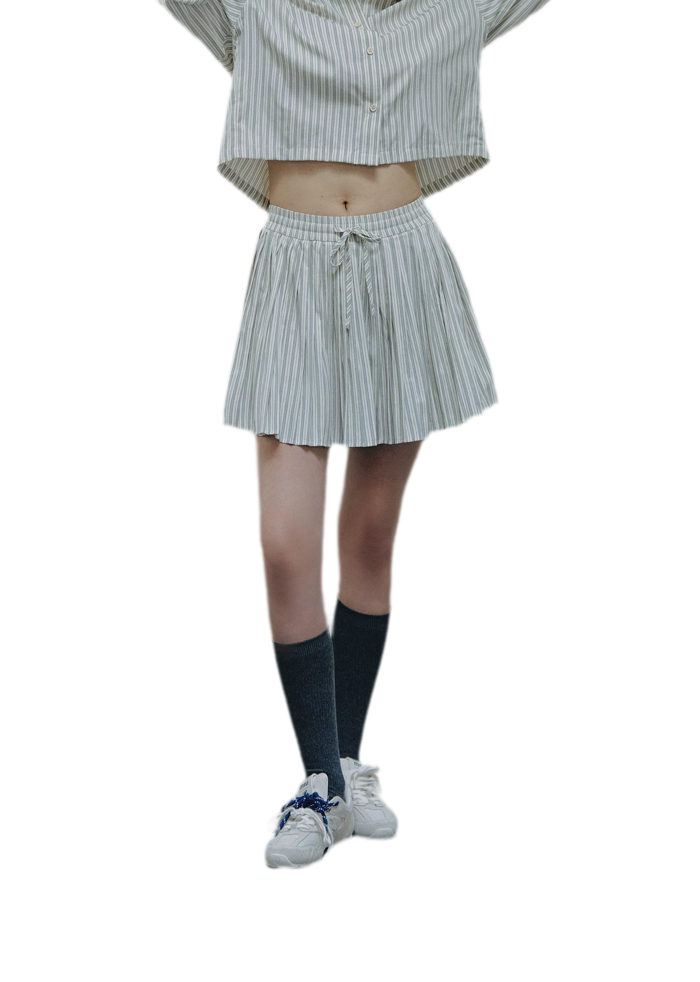 Lace Appliqué Cropped Sweatshirt