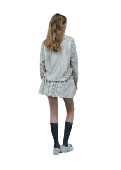 Lace Appliqué Cropped Sweatshirt