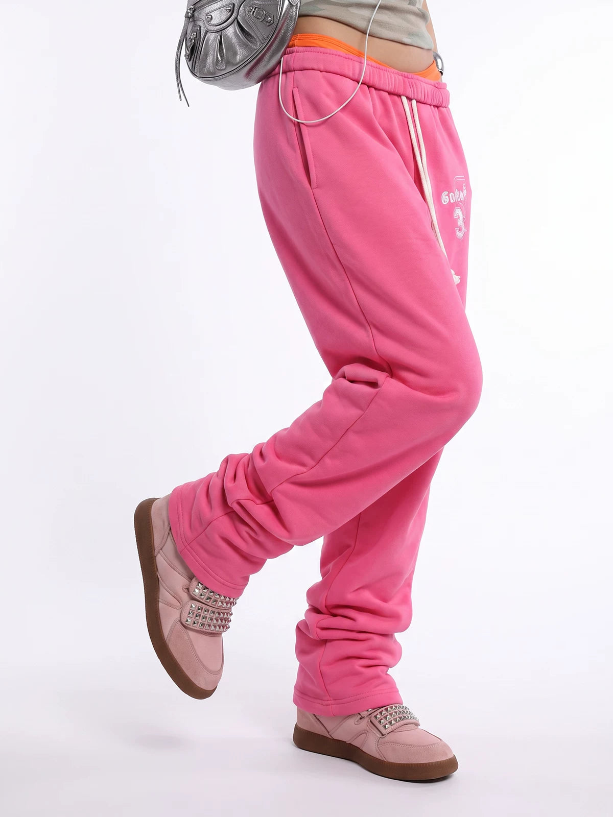 Sneakers alte con plateau e borchie