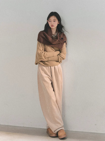 Maglione in maglia morbida con scollo monospalla