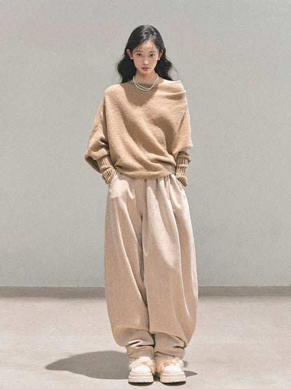 Maglione in maglia morbida con scollo monospalla