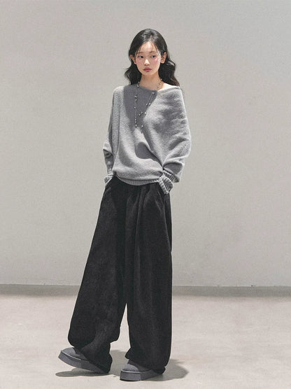 Maglione in maglia morbida con scollo monospalla