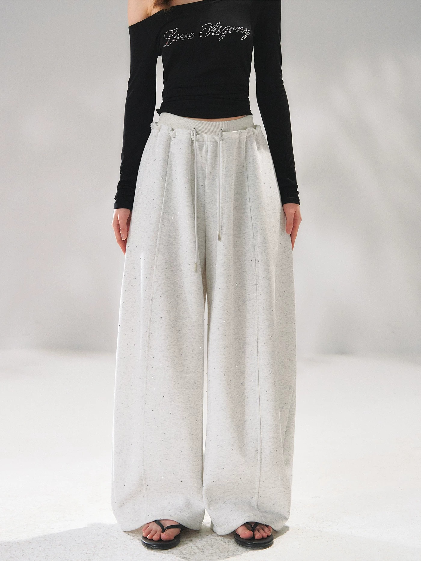 Starry Crystal Embellished Drawstring Curved-Leg Sweatpants