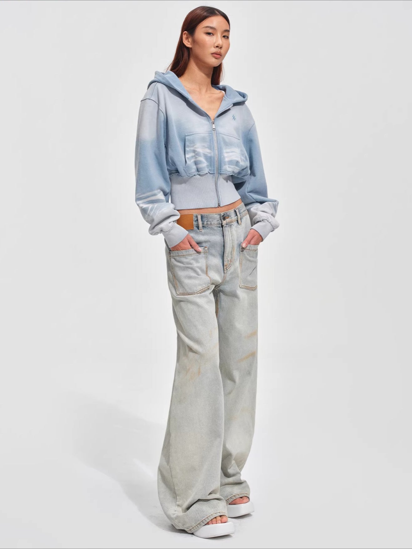 Waist-Cinching Silhouette Cropped Hooded Sweatshirt