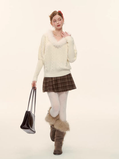Cable-Knit V-Neck Waist-Shaping Sweater