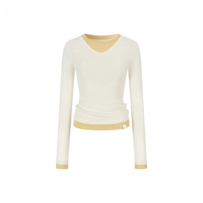 Contrast V-Neck Layered Knit Turtleneck