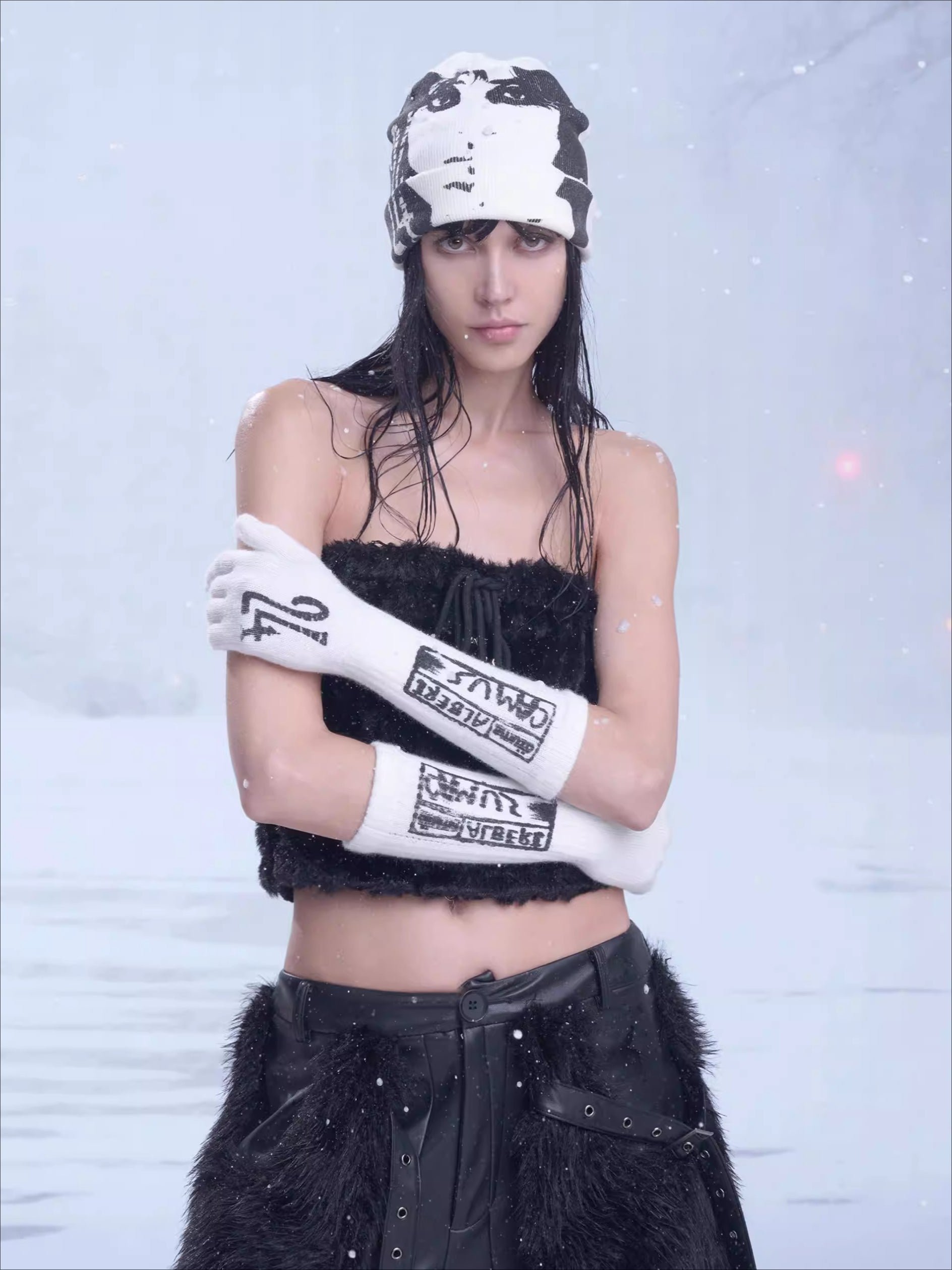 Printed Branded Knit Gloves