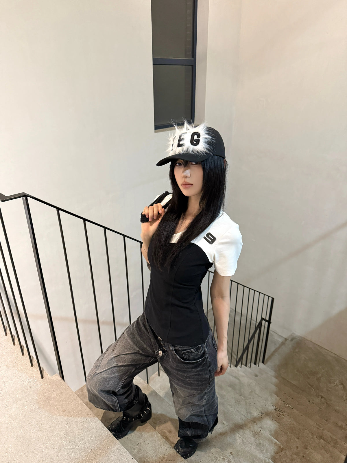 T-shirt ajusté style corset contrasté