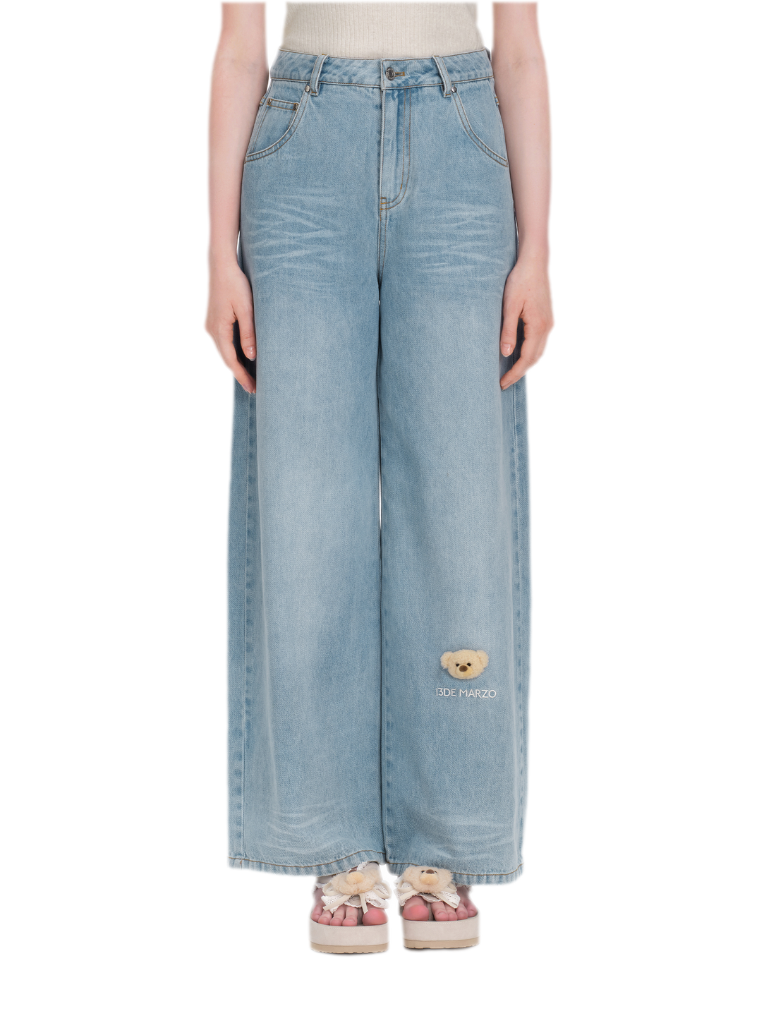 13DE MARZO Bear Appliqué Wide Jeans – Jeans