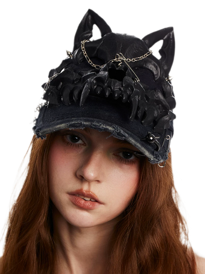 Gothic-Cap mit Nieten und Katzenohren