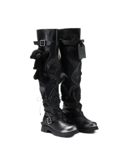 Schlaffe knielange Lederstiefel