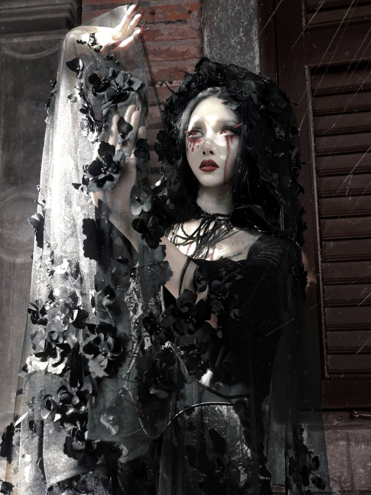 Áo choàng lưới Gothic có mũ đính hạt