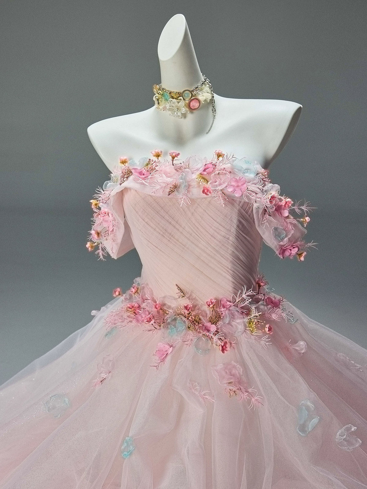 Abito da ballo principesco in tulle floreale