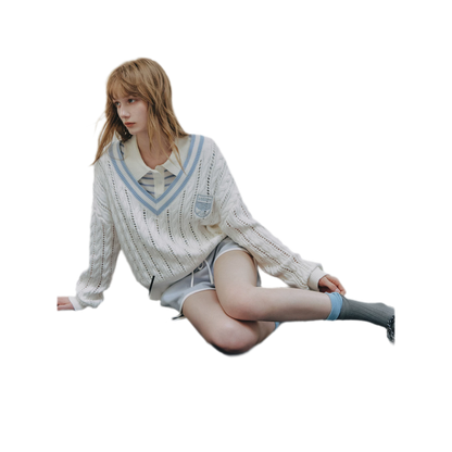 Cable Knit Cropped V-Neck Sweater