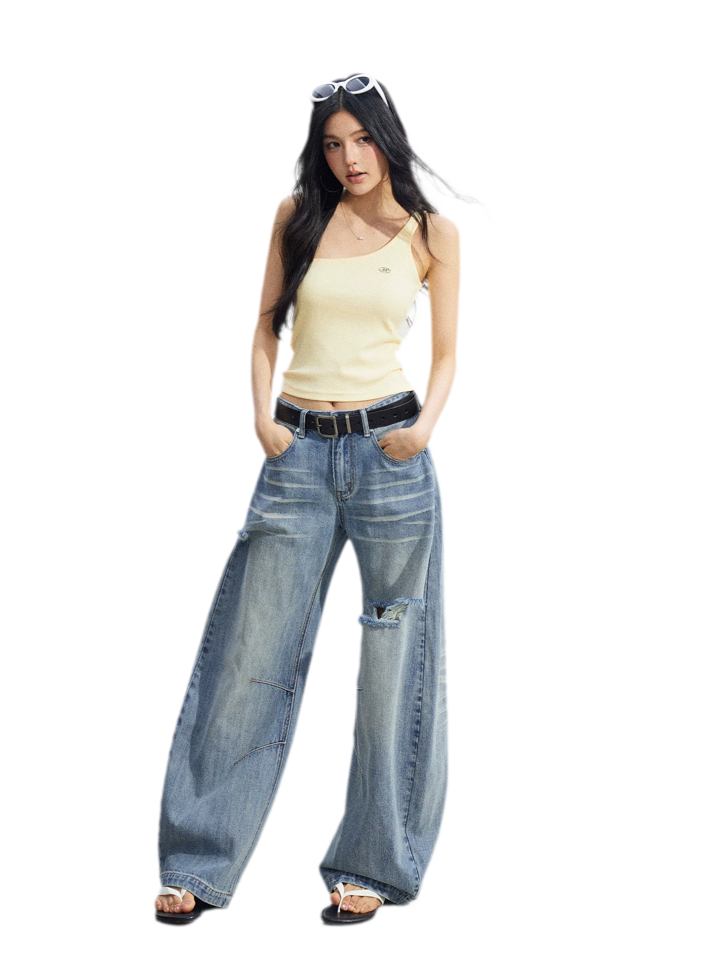Distressed Curved Jeans