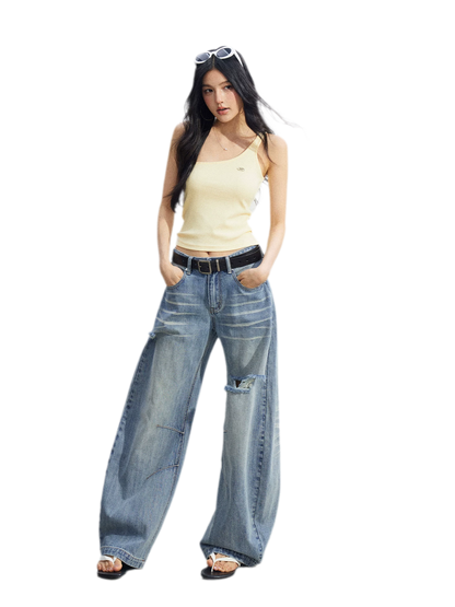 Distressed Curved Jeans