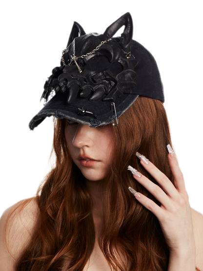 Gothic-Cap mit Nieten und Katzenohren