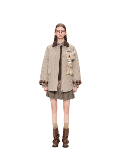 Leichte gesteppte Daunenjacke mit Rautensteppung