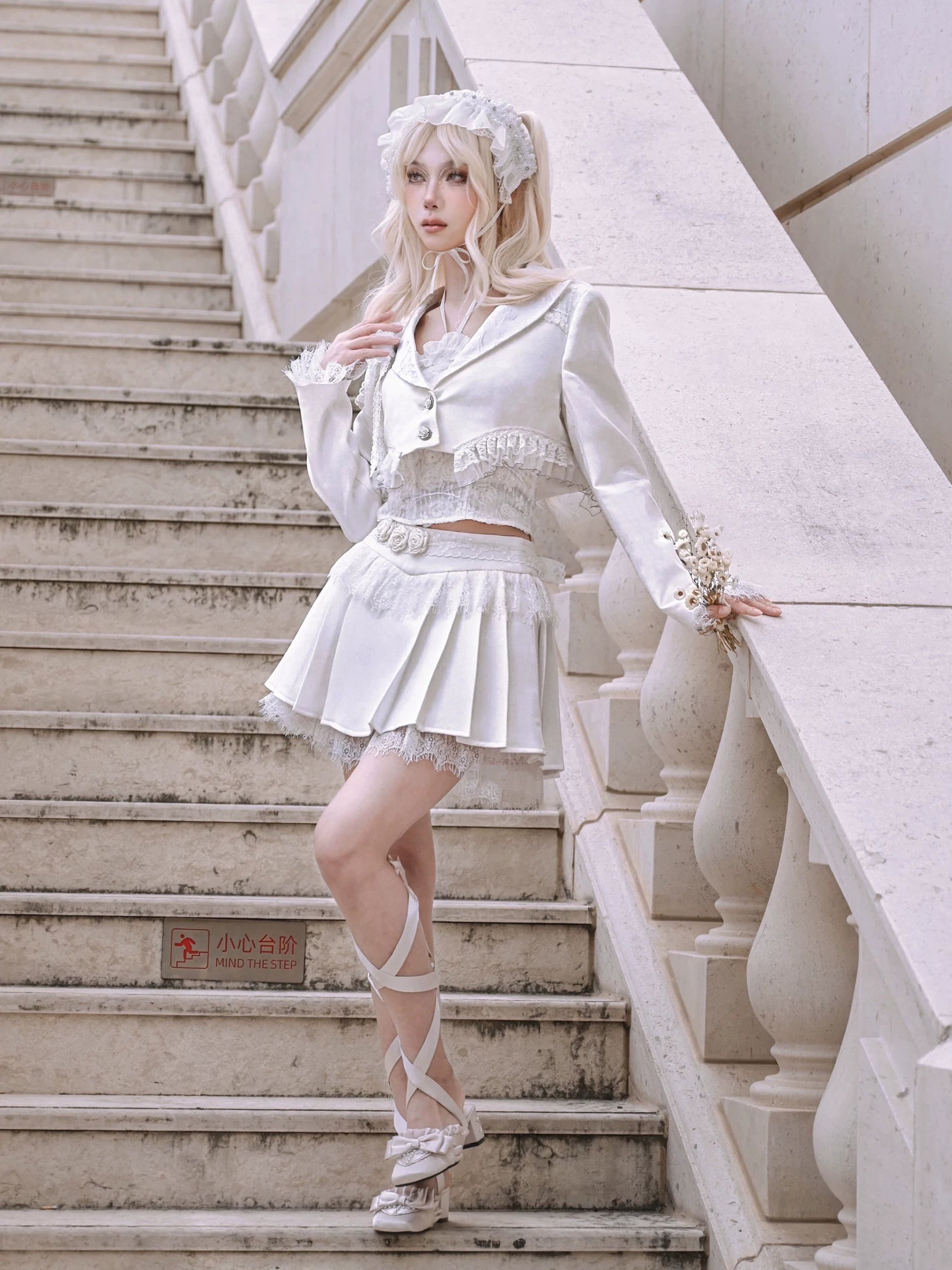 Lace Trim Cropped Blazer