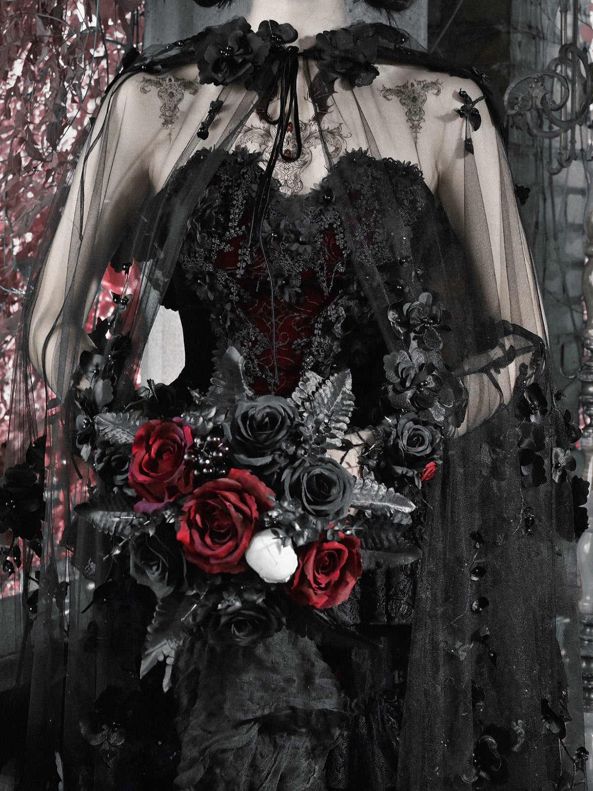 Áo choàng lưới Gothic có mũ đính hạt