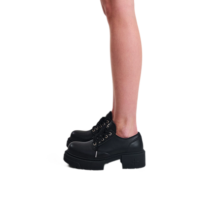 Statue Derby Shoes