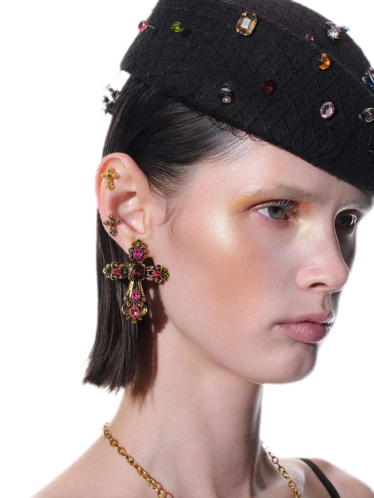 Orecchini a clip con croce e cristalli barocchi
