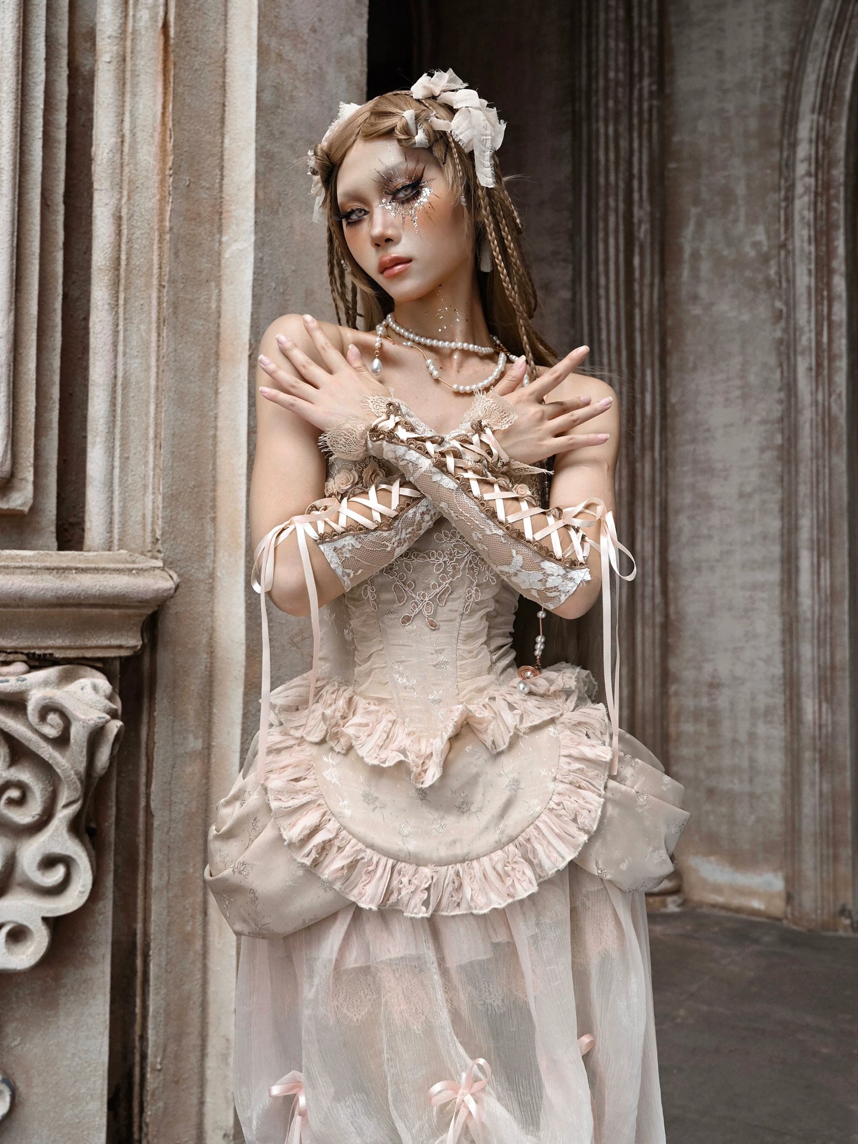 White-Gold Floral Lace Cuffs