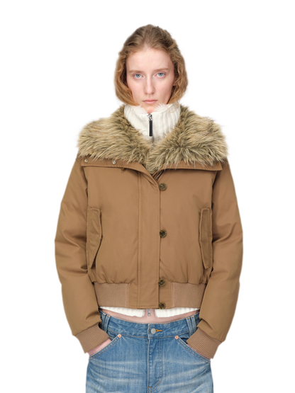 Glänzende kurze Daunen-Steppjacke
