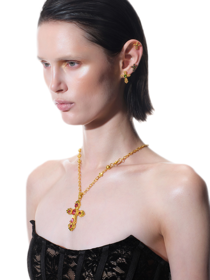 Collana con pendente a croce barocca vintage