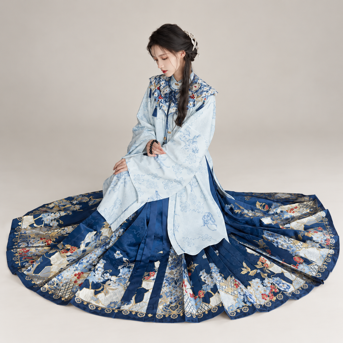 青花碎玉 Blue-and-White Jade Shards Ming-Style Stand-Collar