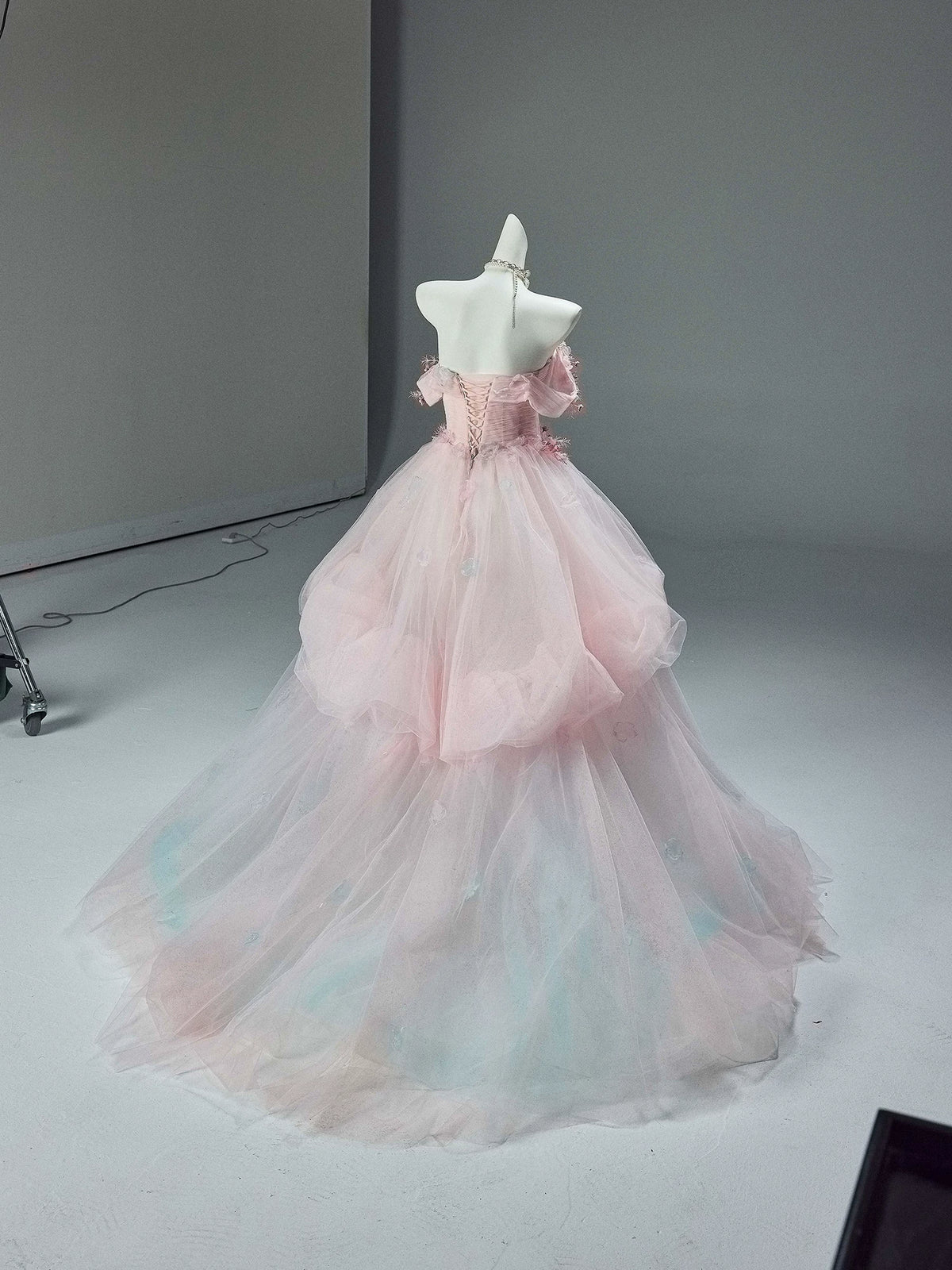 Abito da ballo principesco in tulle floreale