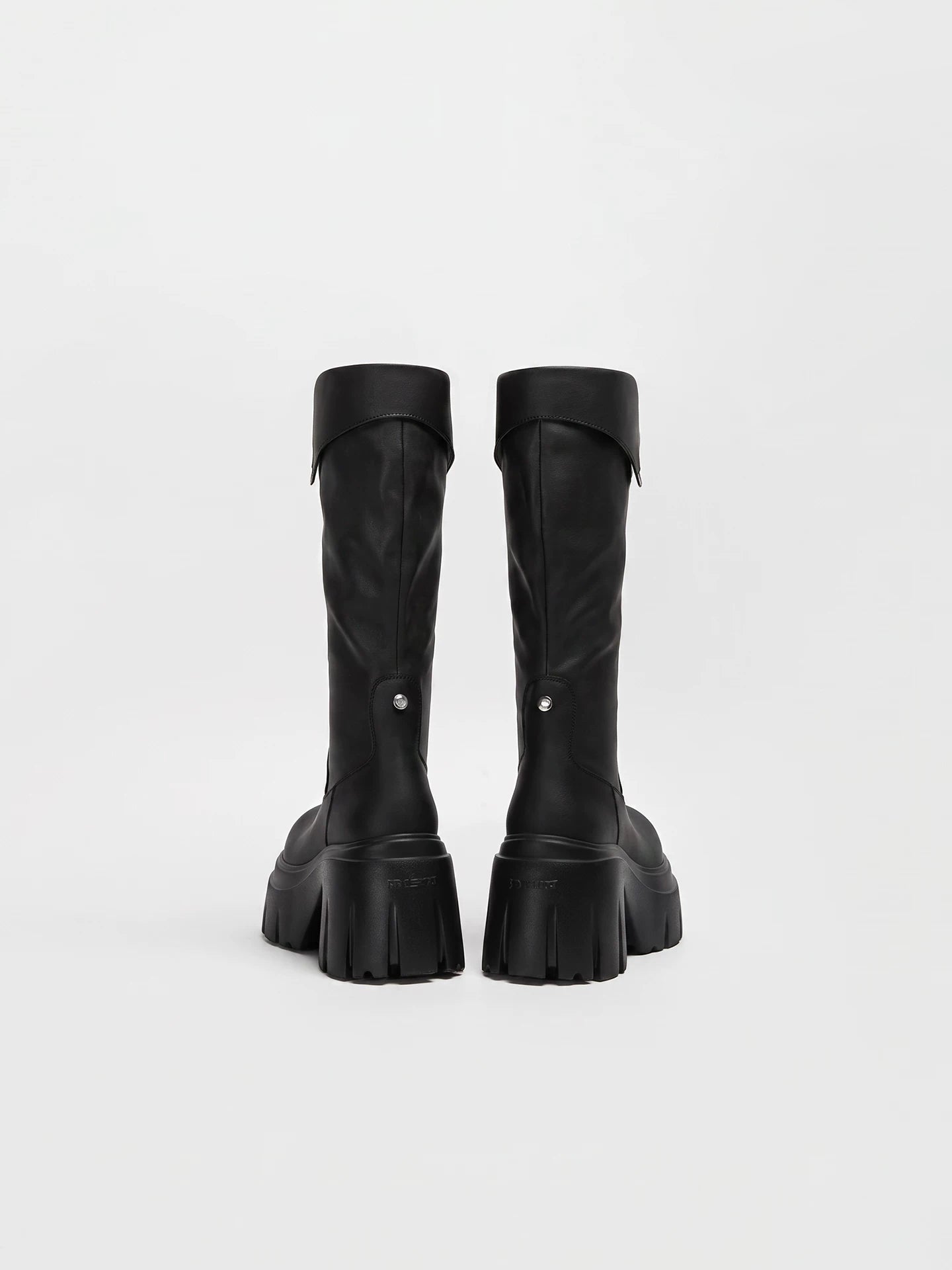 Smooth Wrap Strap Knee Boots