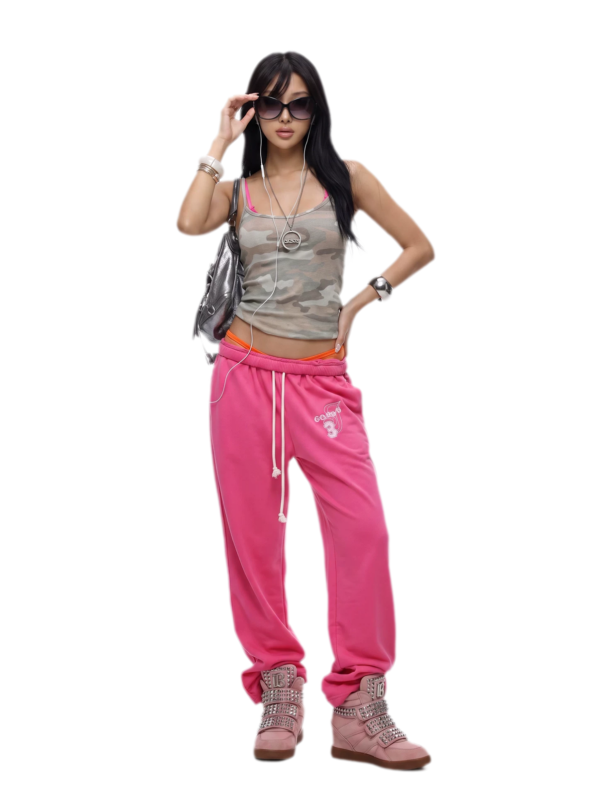 Sneakers alte con plateau e borchie