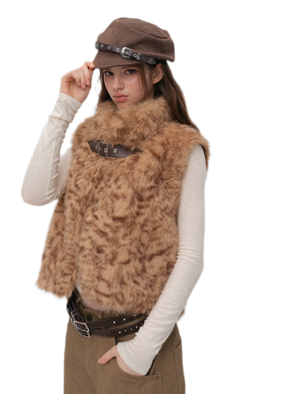Embossed Buckle Newsboy Beret