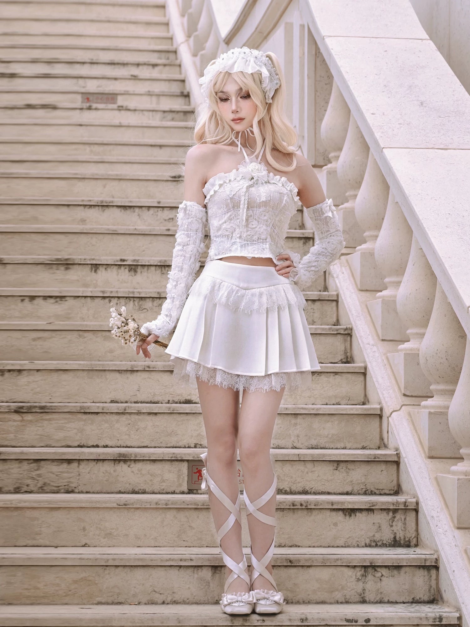 Lace Trim Cropped Pleated Skirt