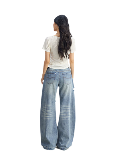 Distressed Curved Jeans