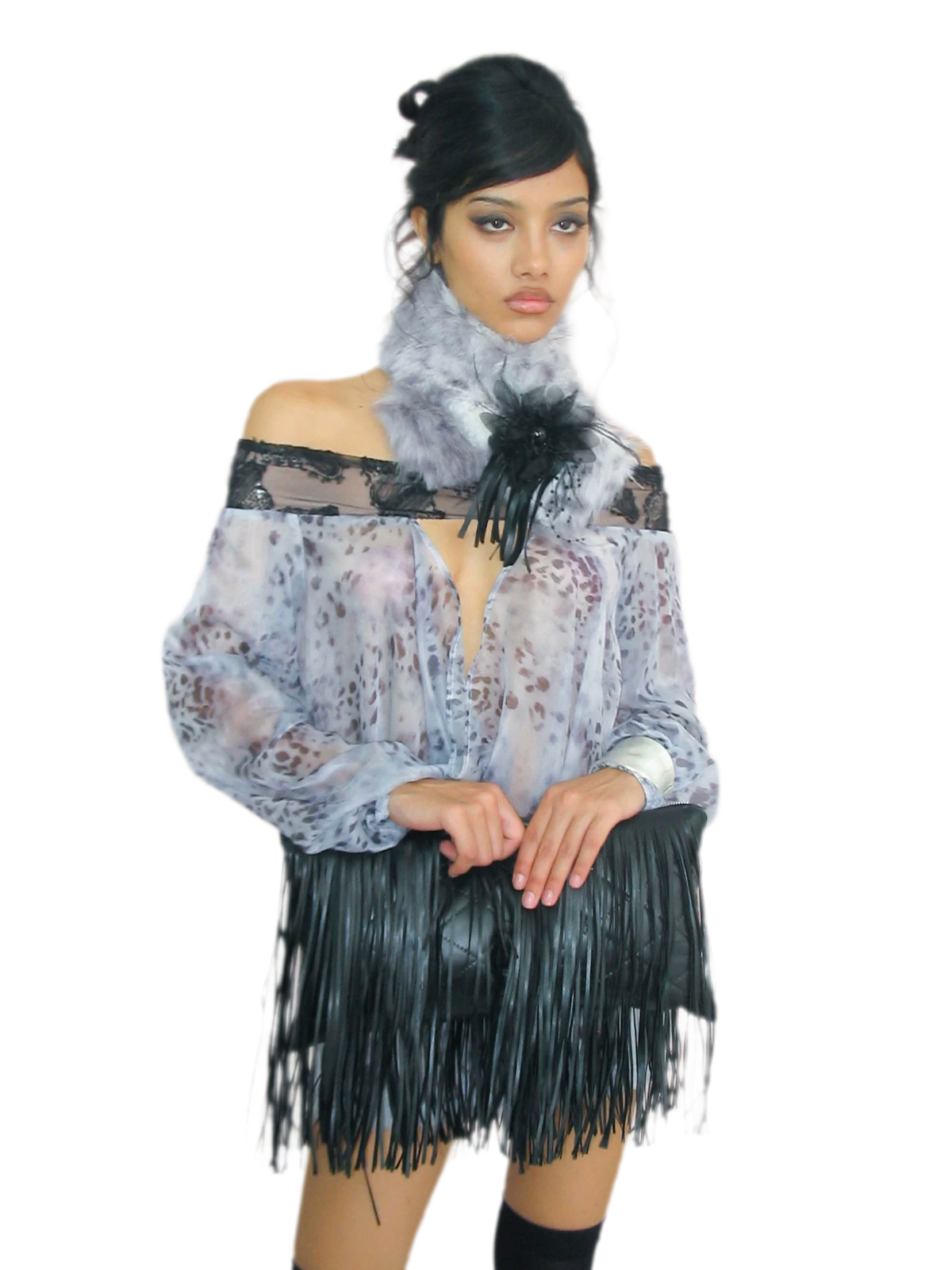 Robe en dentelle brodée à épaules dénudées