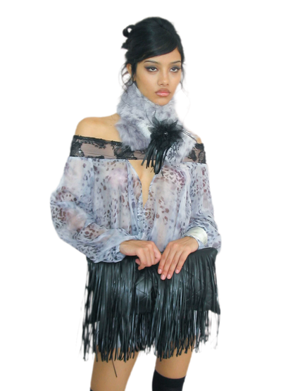Robe en dentelle brodée à épaules dénudées