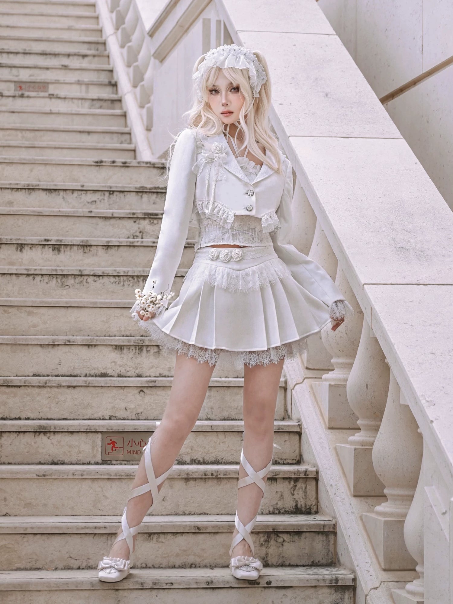 Lace Trim Cropped Blazer