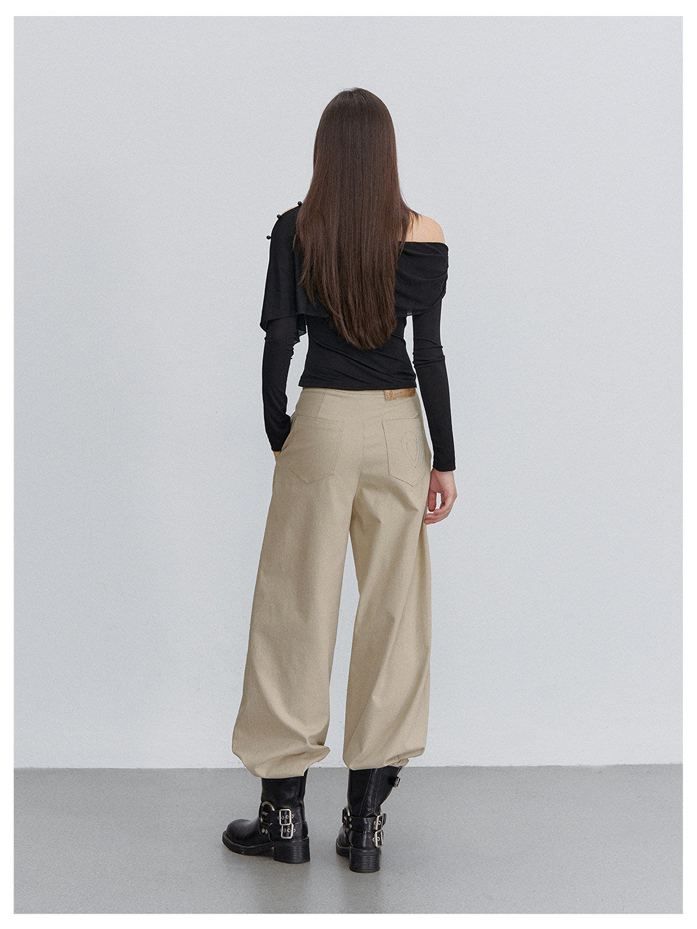 Textured Pleated Wide-Leg Pants