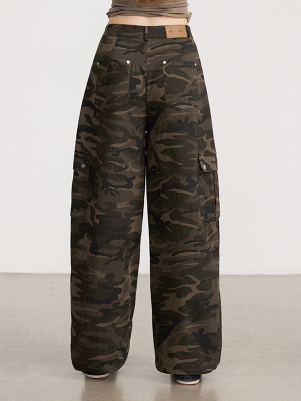 Vintage Curved-Leg Cargo Pants