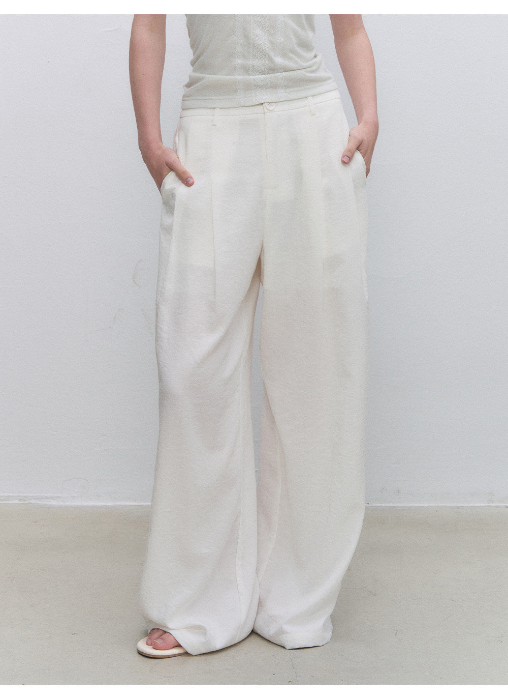 Textured Low-Waist Wide-Leg Trousers