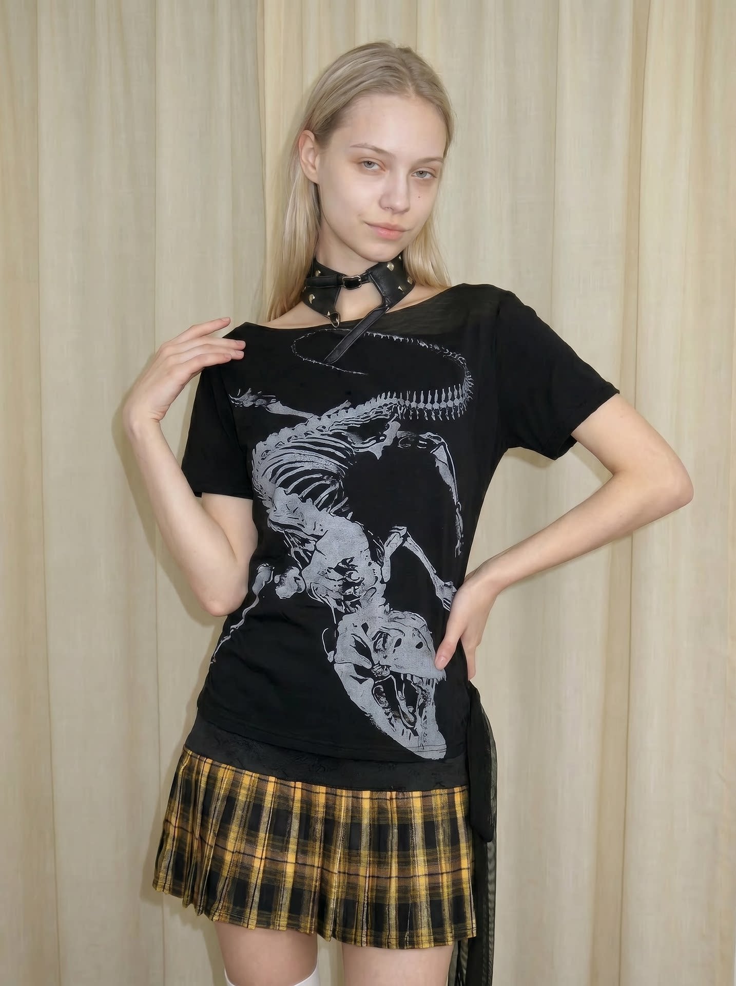 Graphic Fitted Short-Sleeve T-Shirt