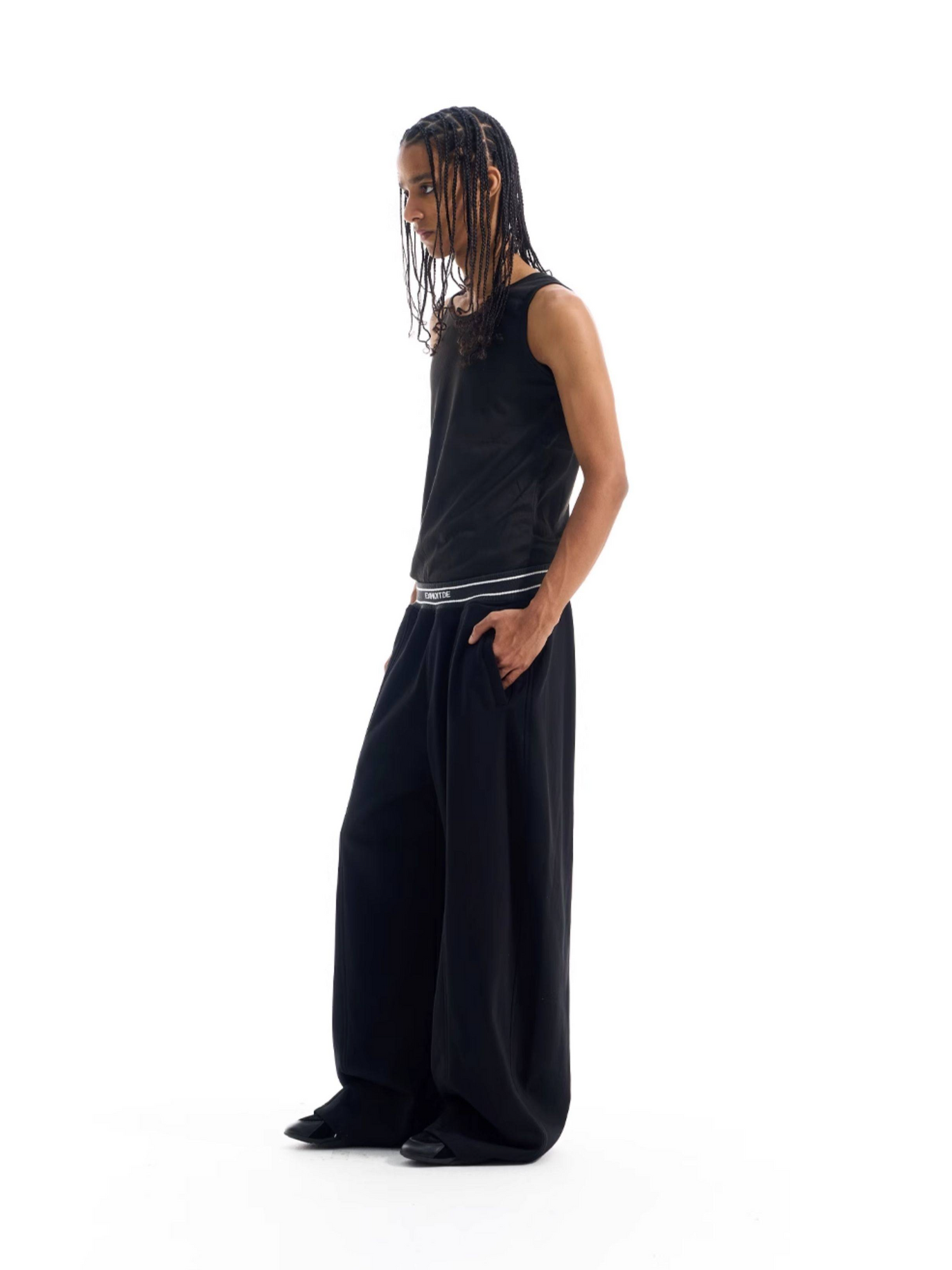 Contrast Ribbed Curved-Leg Sweatpants