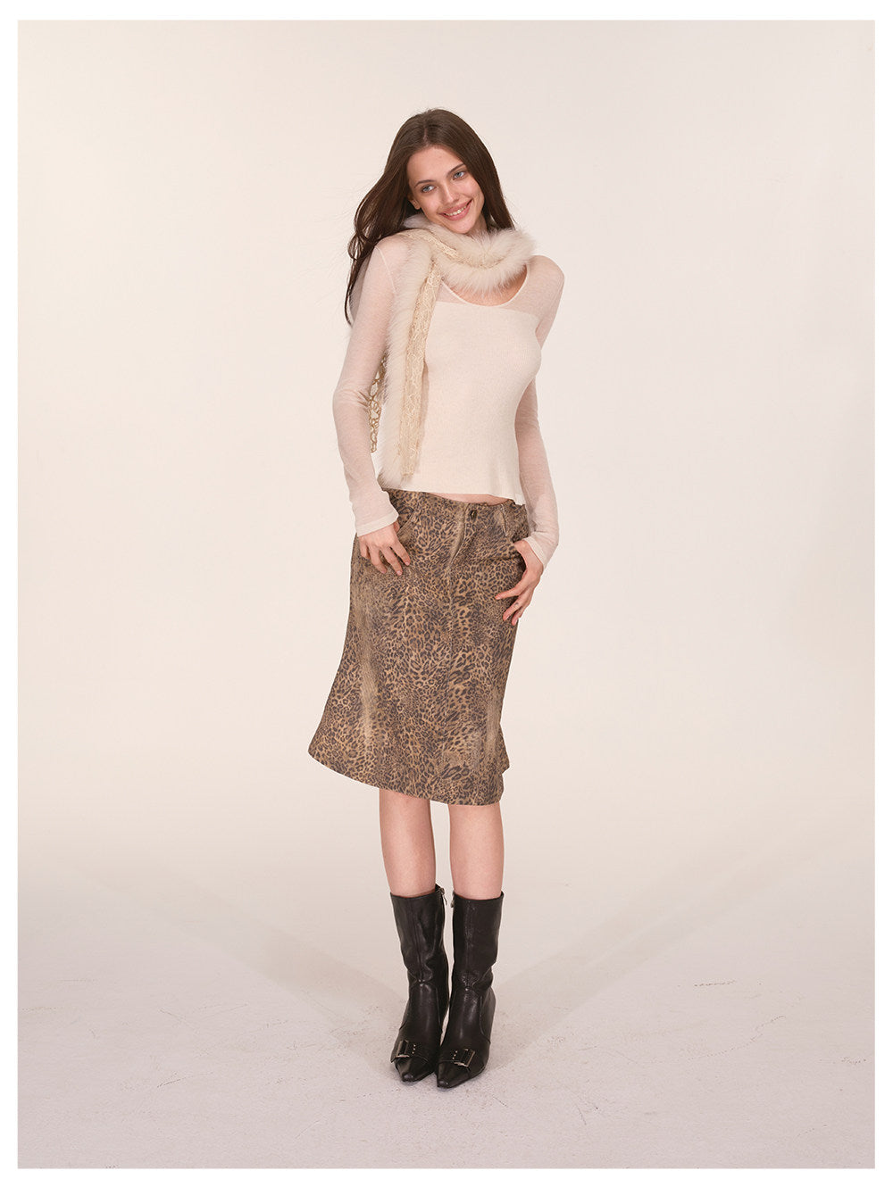 Top in maglia trasparente con scollo a V in Tencel