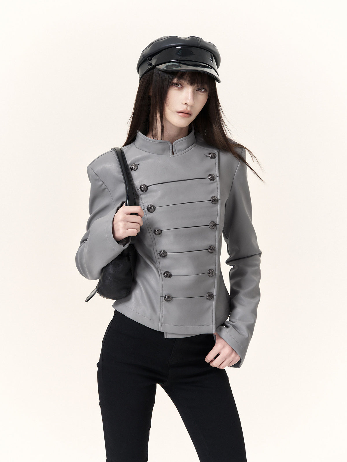 Chaqueta de cuero entallada cruzada