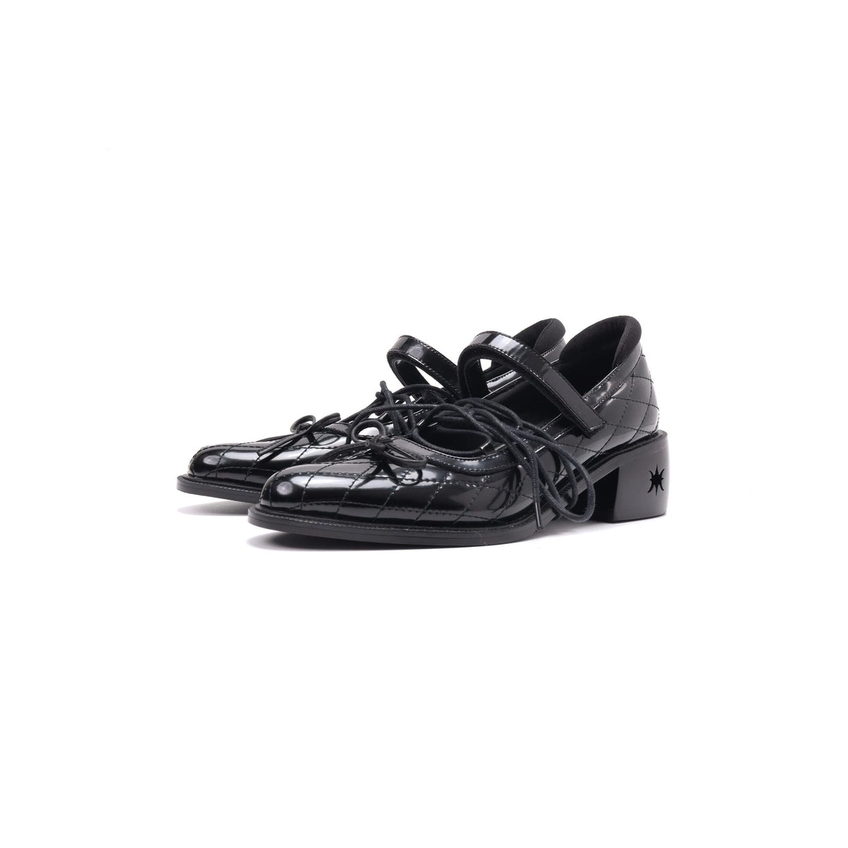 Zapatos Mary Jane acolchados con cordones