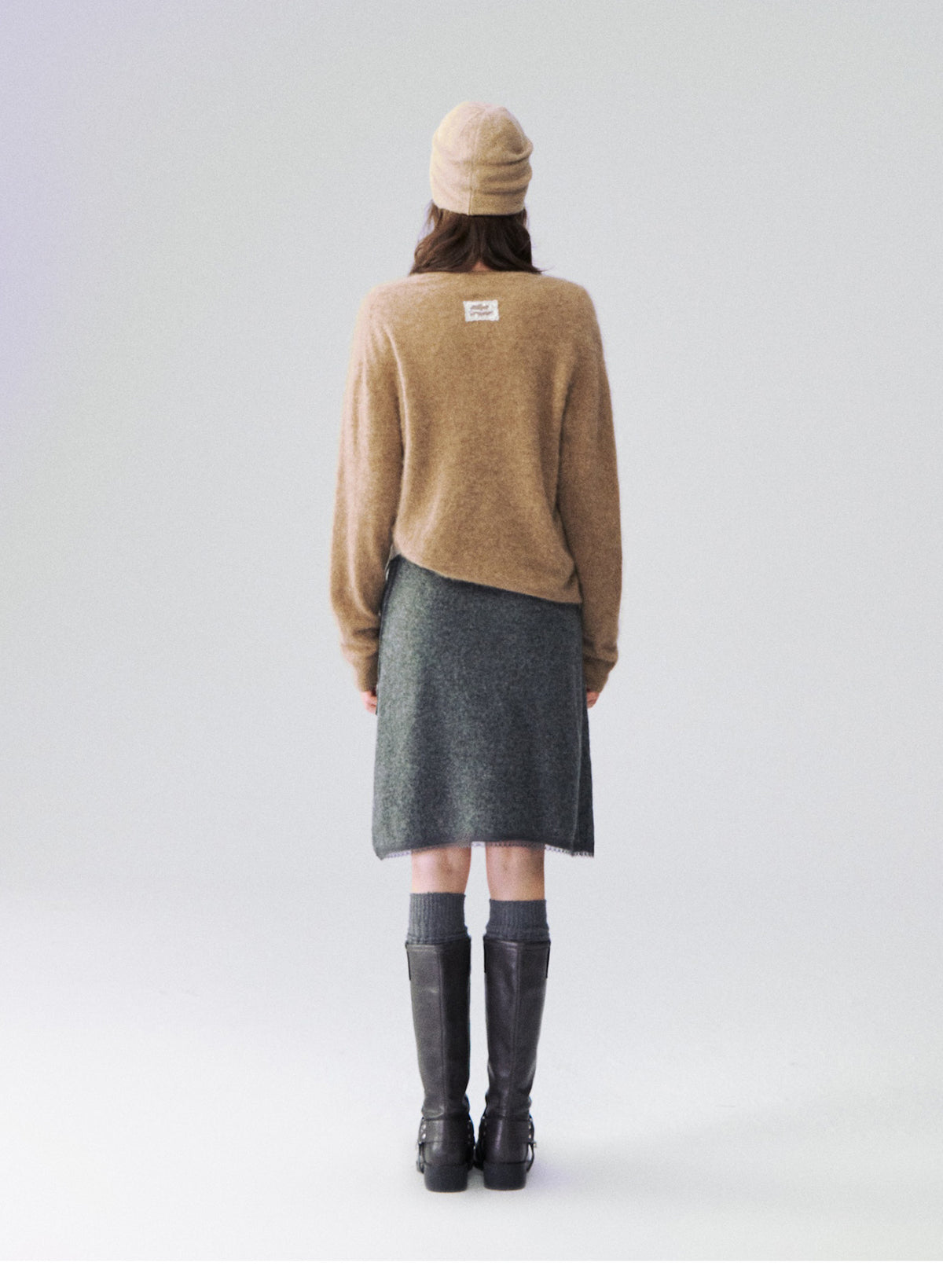 Flauschiger Mohairpullover mit V-Ausschnitt