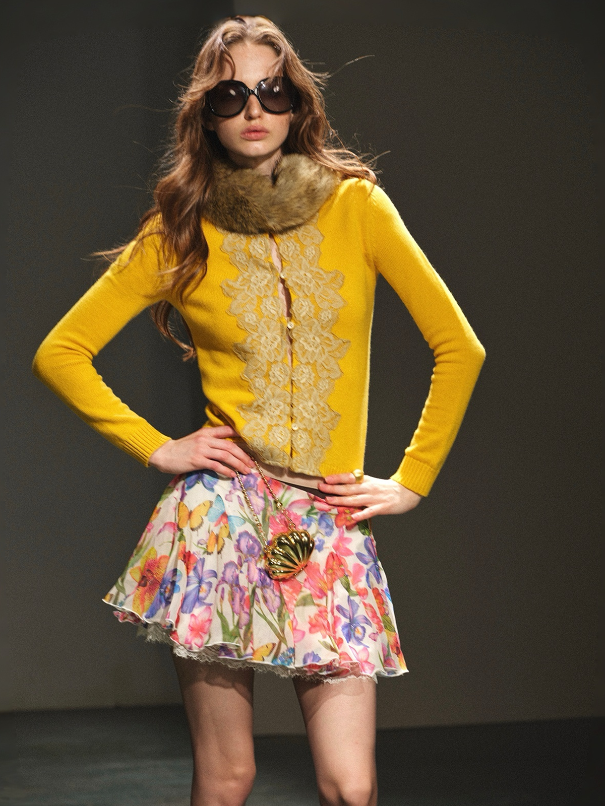 Conjunto de cárdigan de lana y falda de encaje