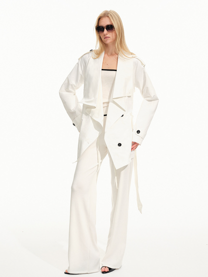Plissierter zweireihiger Trenchcoat
